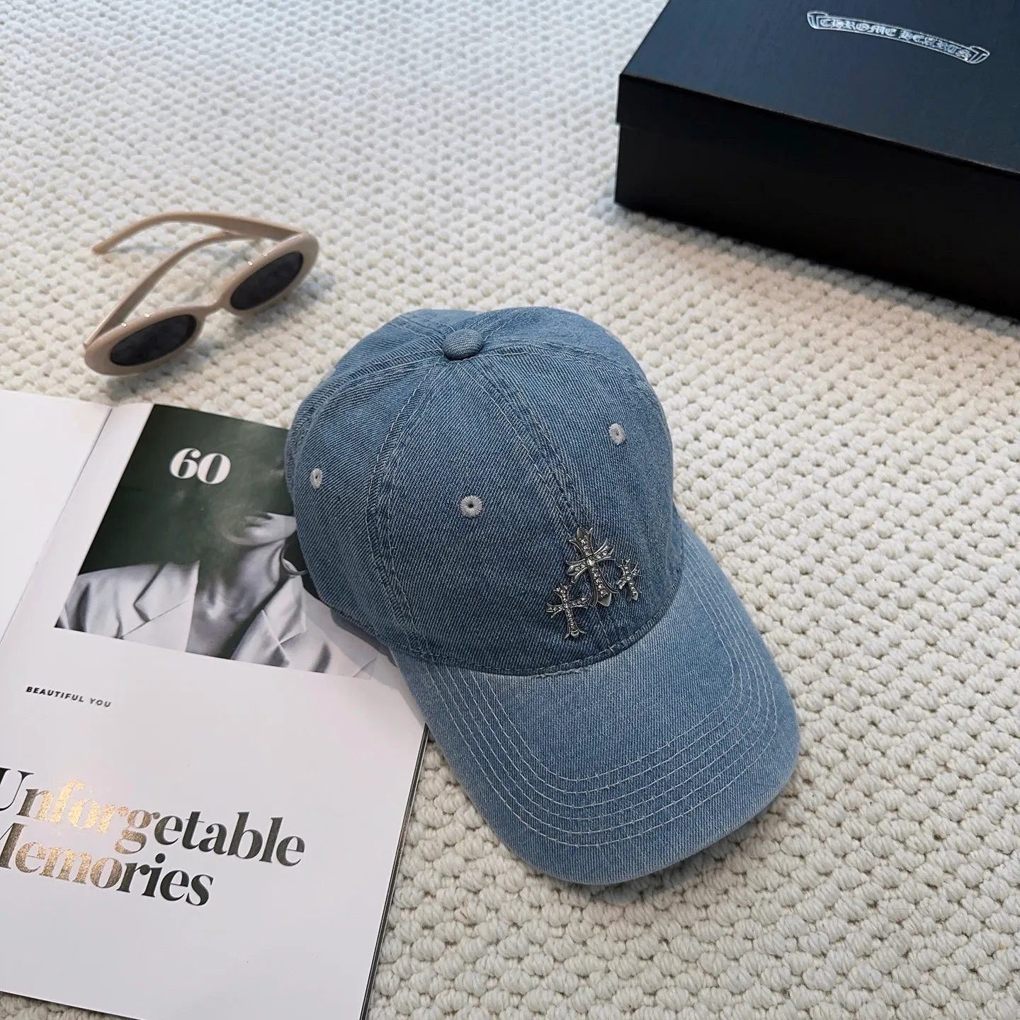 P60 Crow Heart 🆕🆕25 new washed denim baseball cap, personalized fashion classic cross logo, casual with a cool feeling, unisex style, same style for men and women! Very easy to match! Head circumference: 56-58cm is available